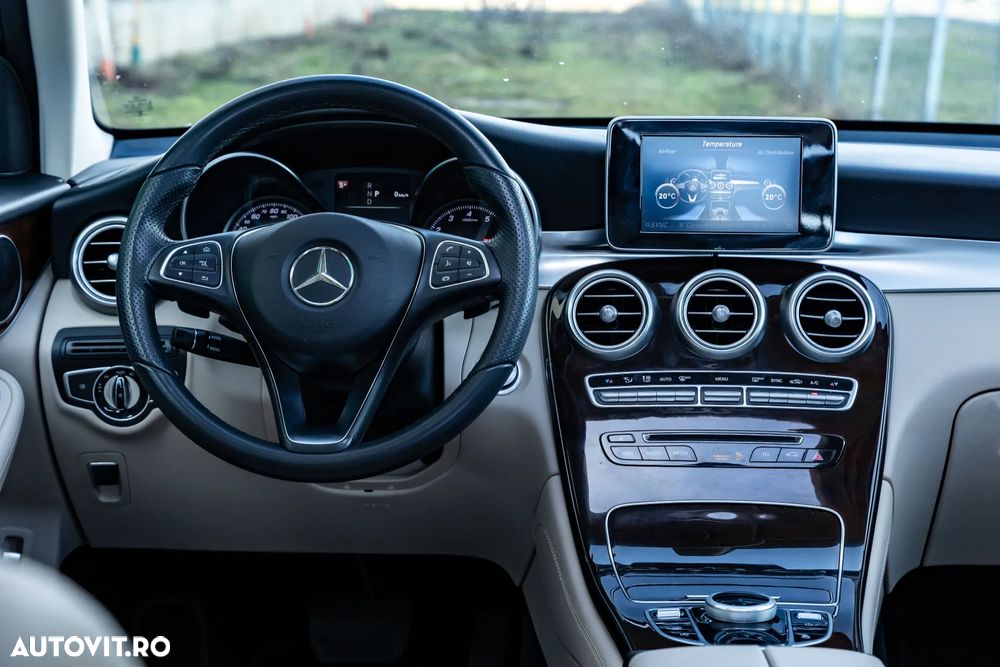 Mercedes-Benz GLC - 12