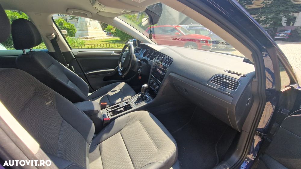 Volkswagen Golf - 12