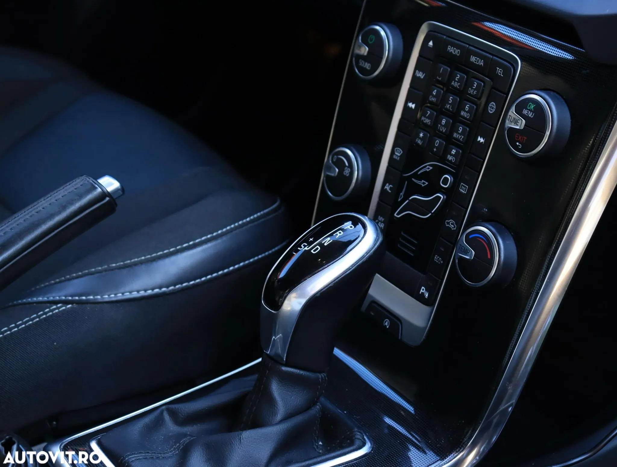 Volvo V40 D3 Geartronic - 13