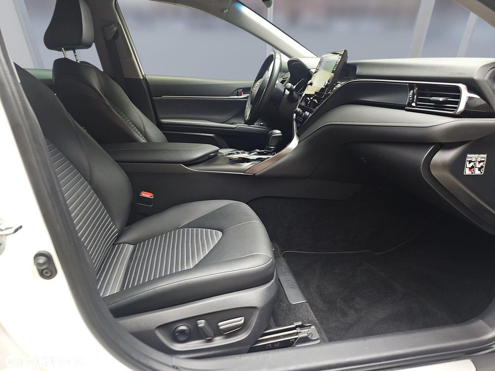 Toyota Camry 2.5 Hybrid Prestige CVT - 11