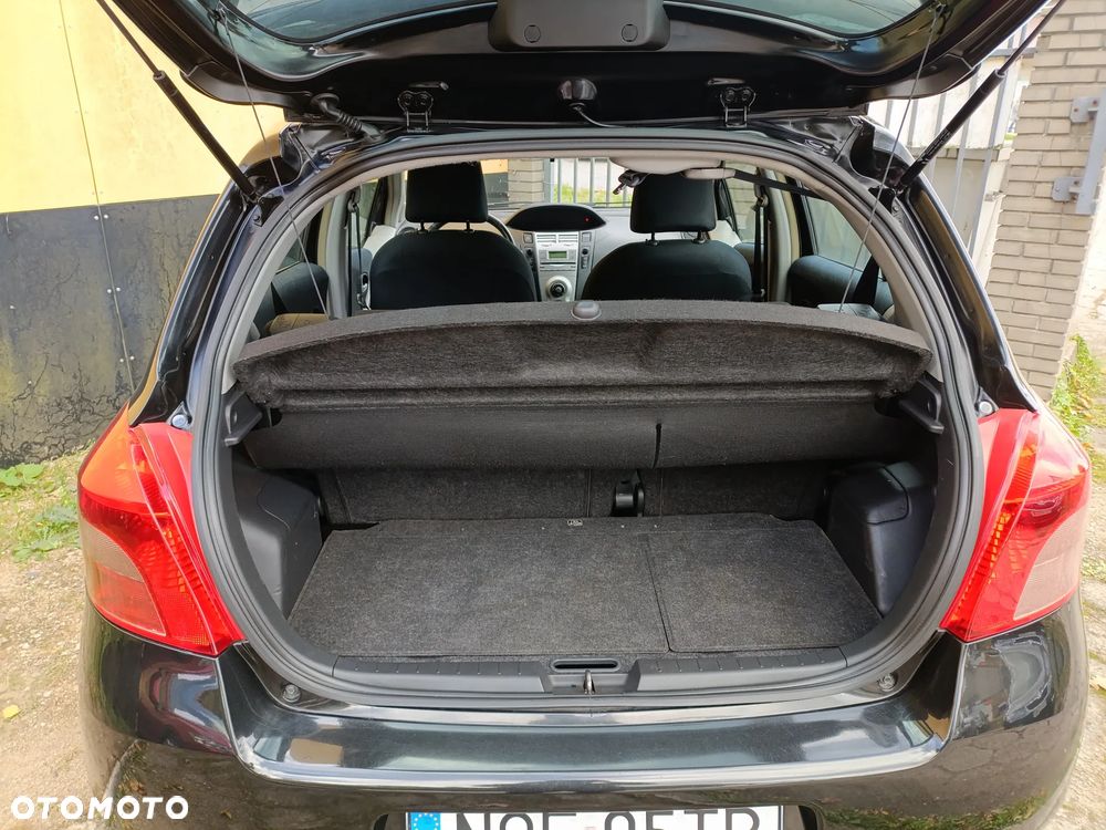 Toyota Yaris - 16