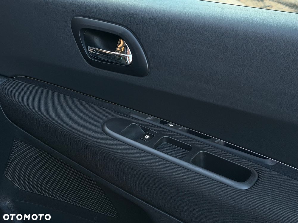 Peugeot 3008 120 VTi Style - 29