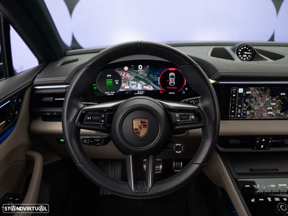 Porsche Macan Electric 4 - 21