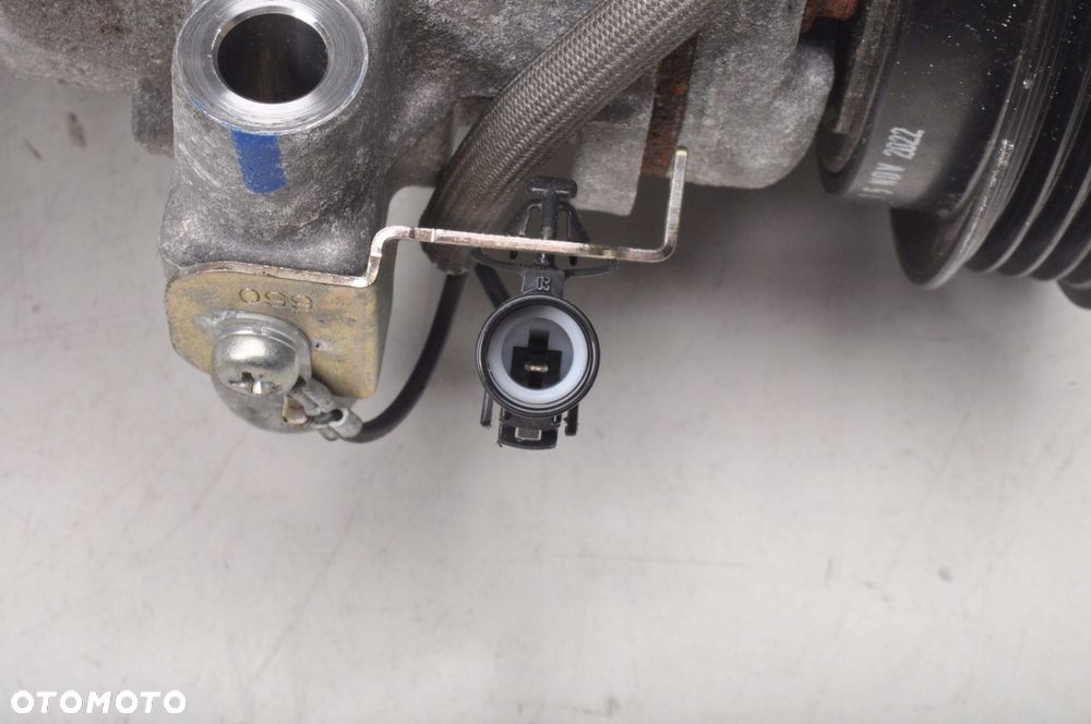 SUZUKI S-CROSS 1.5 HYBRYDA SPRĘŻARKA KLIMATYZACJI XI447280-5670 - 4