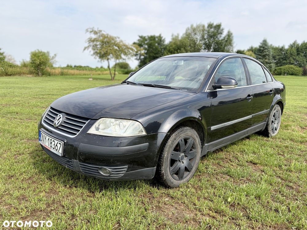 Volkswagen Passat - 1
