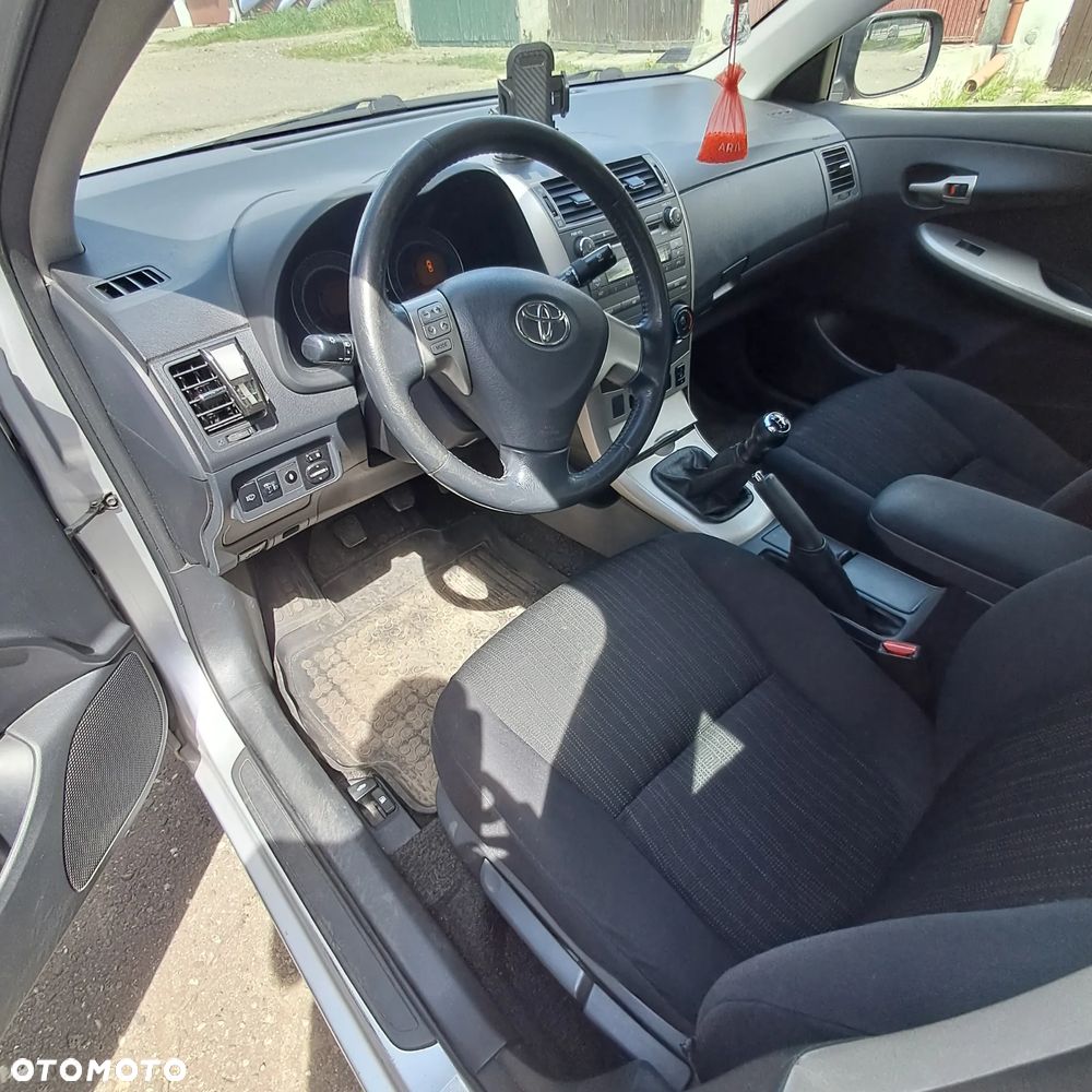 Toyota Corolla 1.6 VVT-i Luna Start - 8