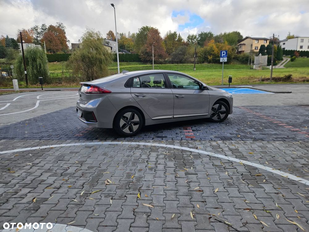 Hyundai IONIQ Hybrid Business - 7