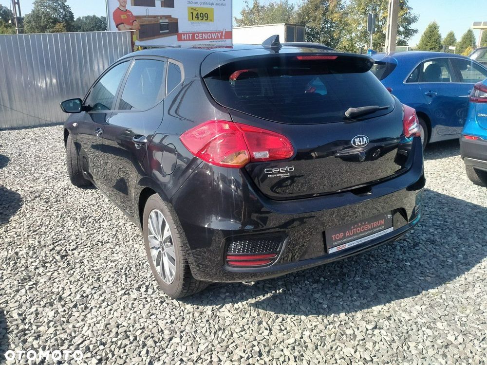 Kia Ceed - 4