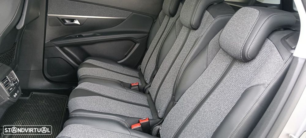 Peugeot 5008 1.5 BlueHDi Allure Pack — fotografia 12