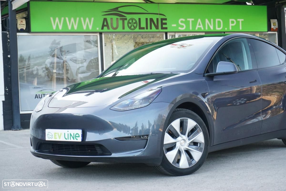 Tesla Model Y - 4