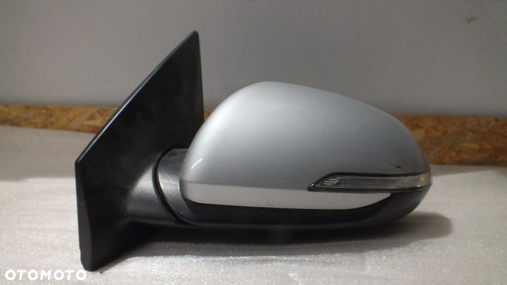 Lusterko Lewe Kia Rio IV 8 Pin - 1