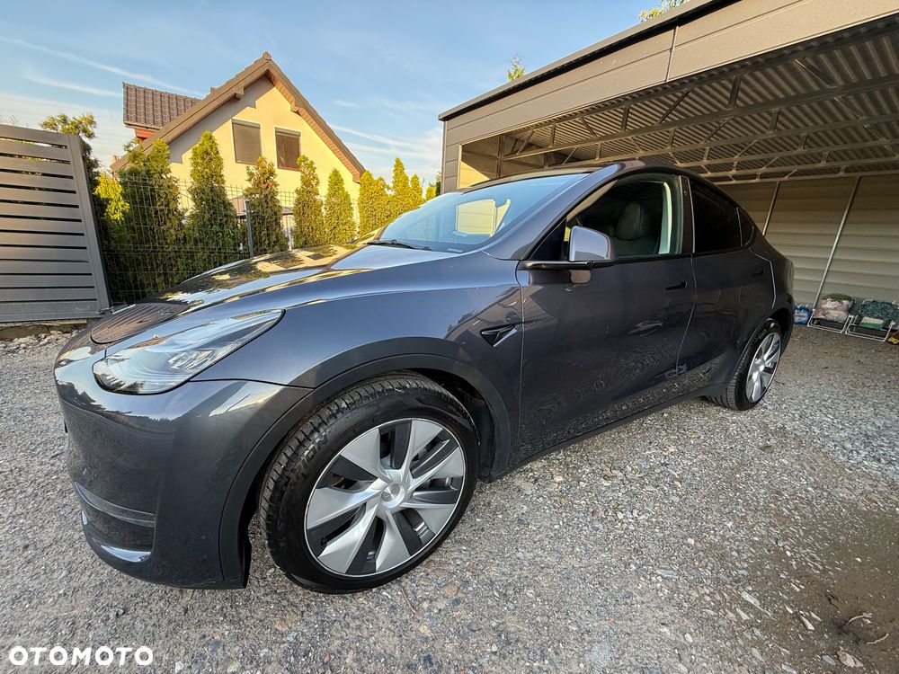 Tesla Model Y Long Range Dual Motor AWD - 3