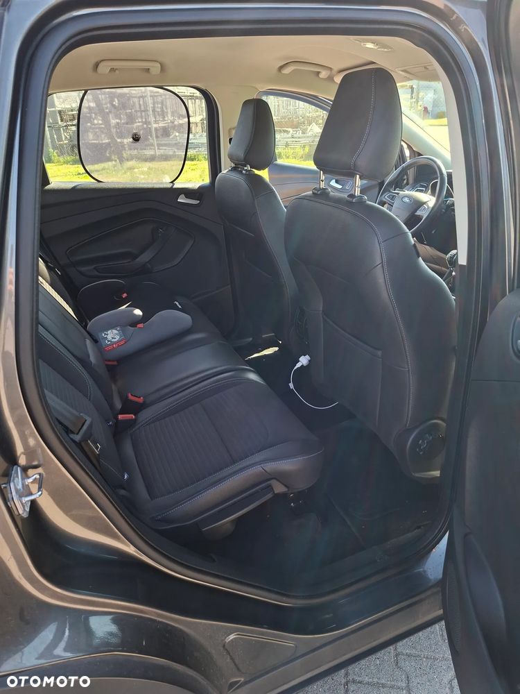 Ford Kuga 1.5 EcoBoost 2x4 Titanium - 23