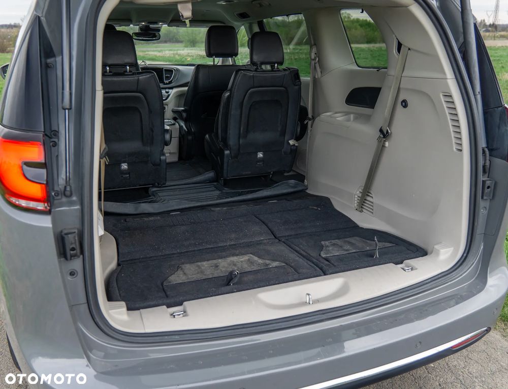 Chrysler Pacifica - 22