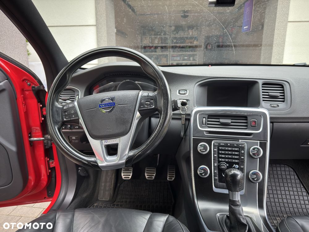 Volvo V60 T4 R-Design Summum - 6