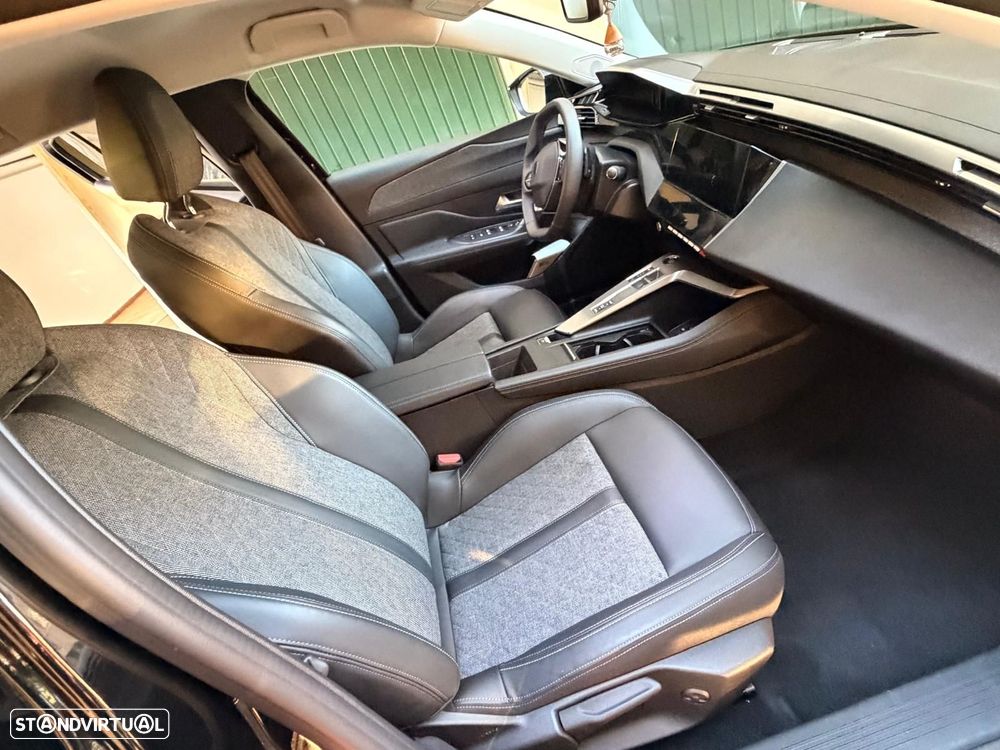 Peugeot 408 1.6 Hybrid Allure Pack e-EAT8 - 20