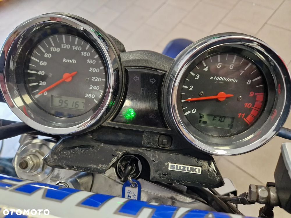 Suzuki GSX - 37