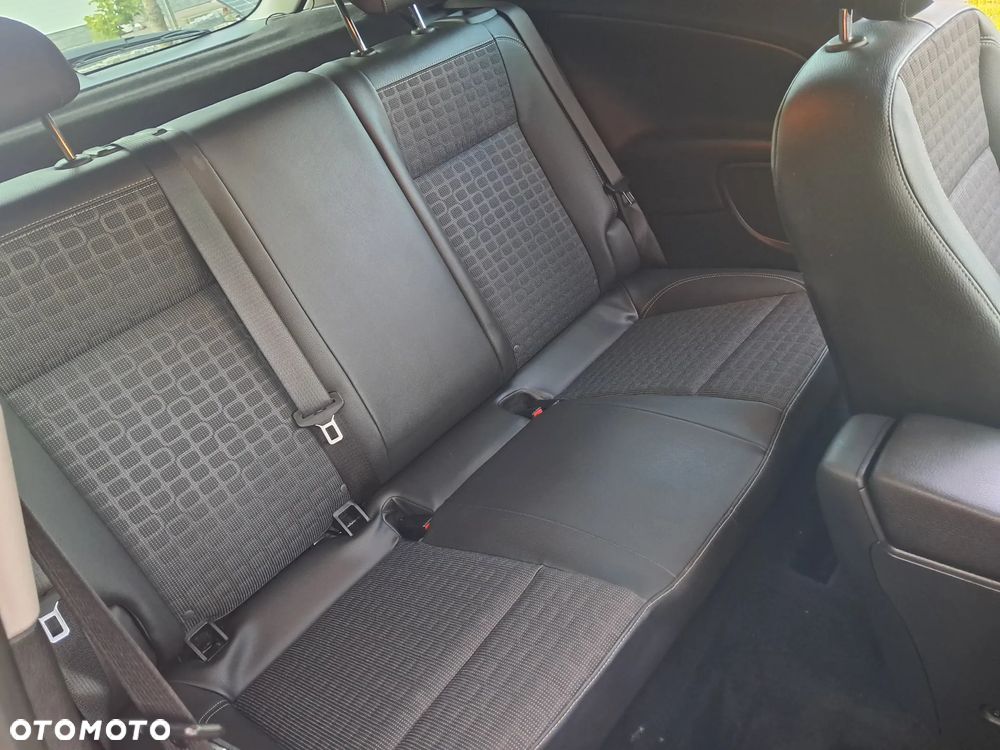 Opel Astra 1.6 Turbo Edition - 12