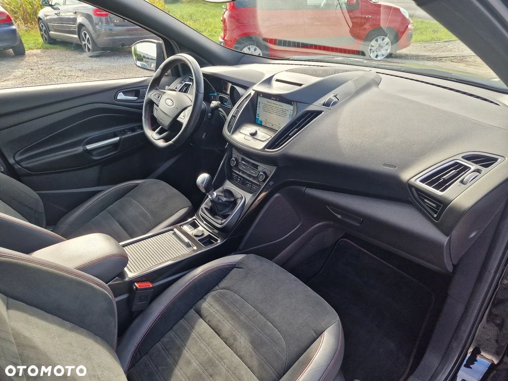Ford Kuga 1.5 EcoBoost 2x4 ST-Line - 19