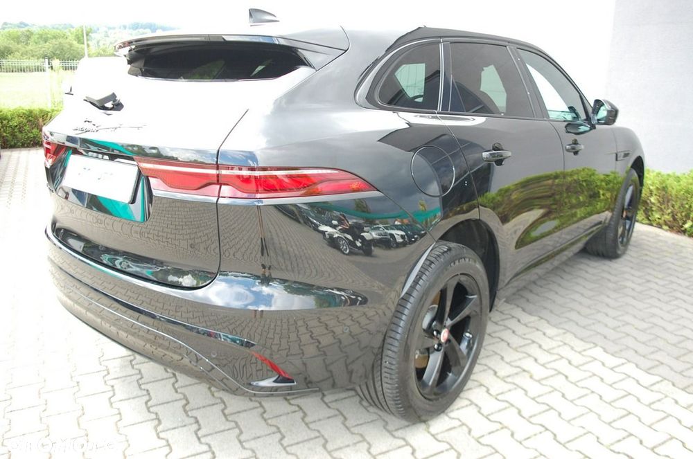 Jaguar F-Pace - 4