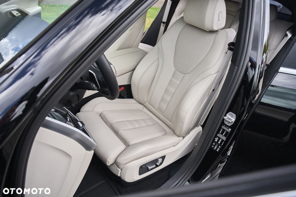 BMW X6 xDrive30d mHEV - 24