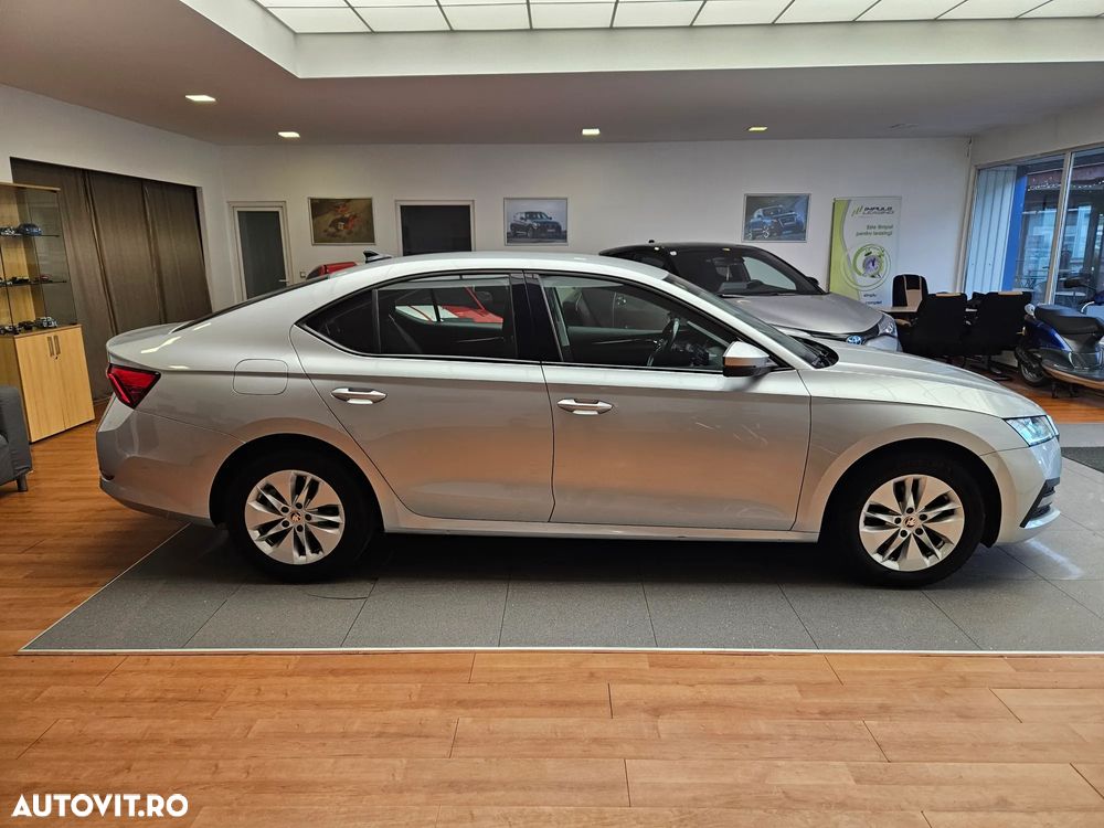 Skoda Octavia 2.0 TDI DSG Ambition - 5