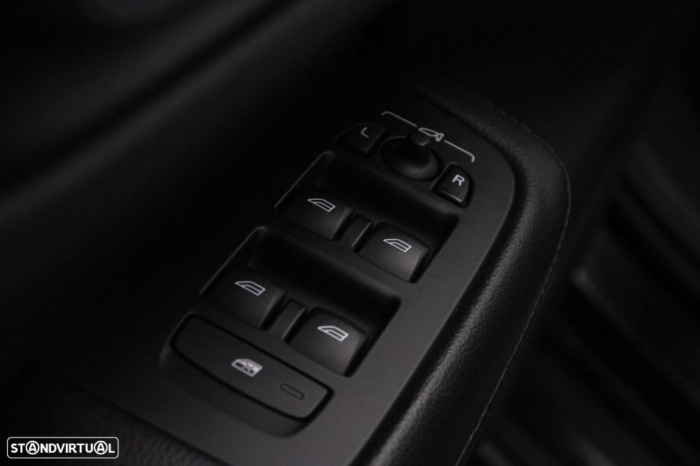 Volvo V60 2.0 T6 AWD TE R-Design Expression - 24