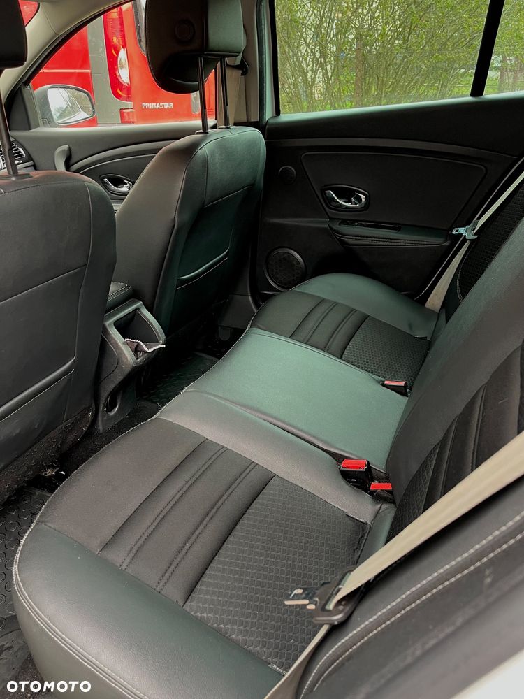 Renault Megane dCi 110 FAP EDC Bose Edition - 9