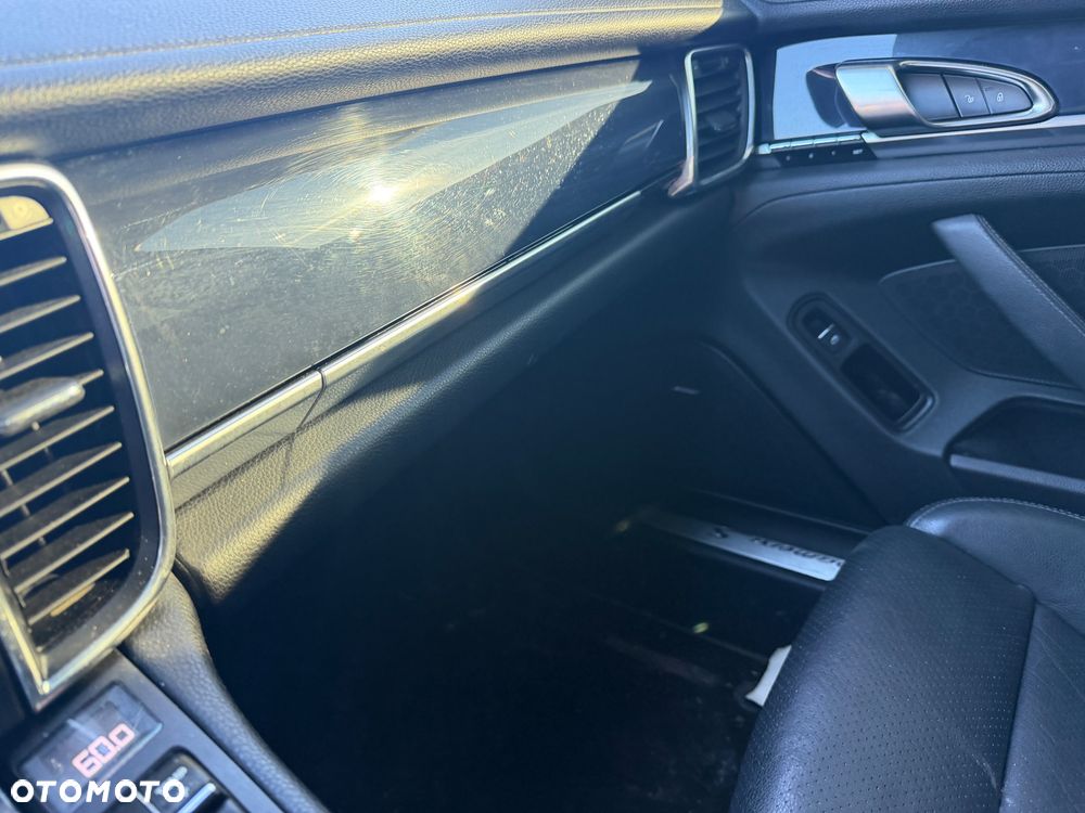 Porsche Panamera 4S - 12