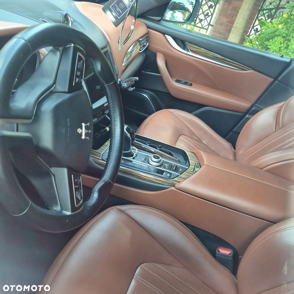 Maserati Levante - 4
