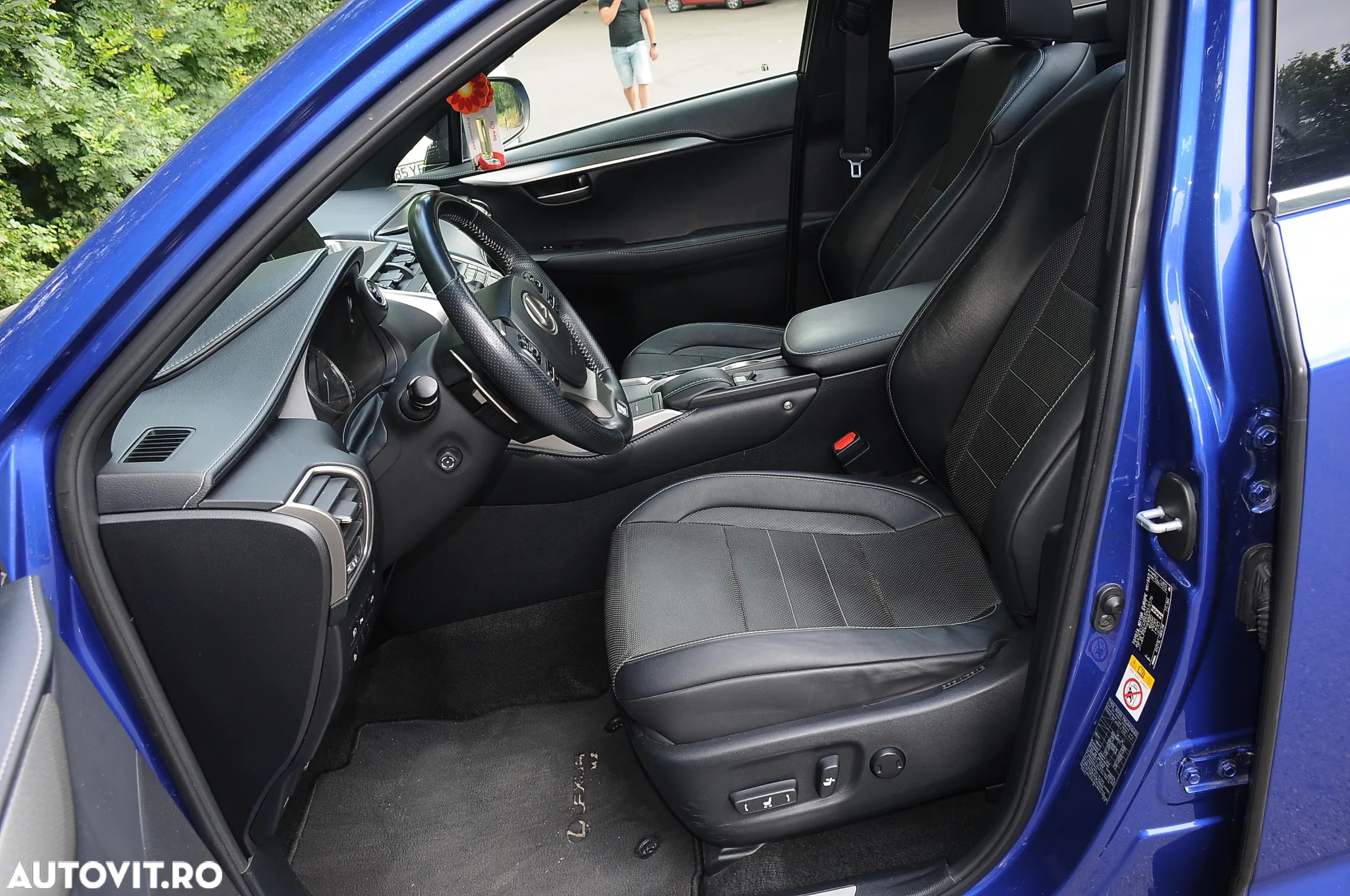 Lexus Seria NX 300h F Sport - 5