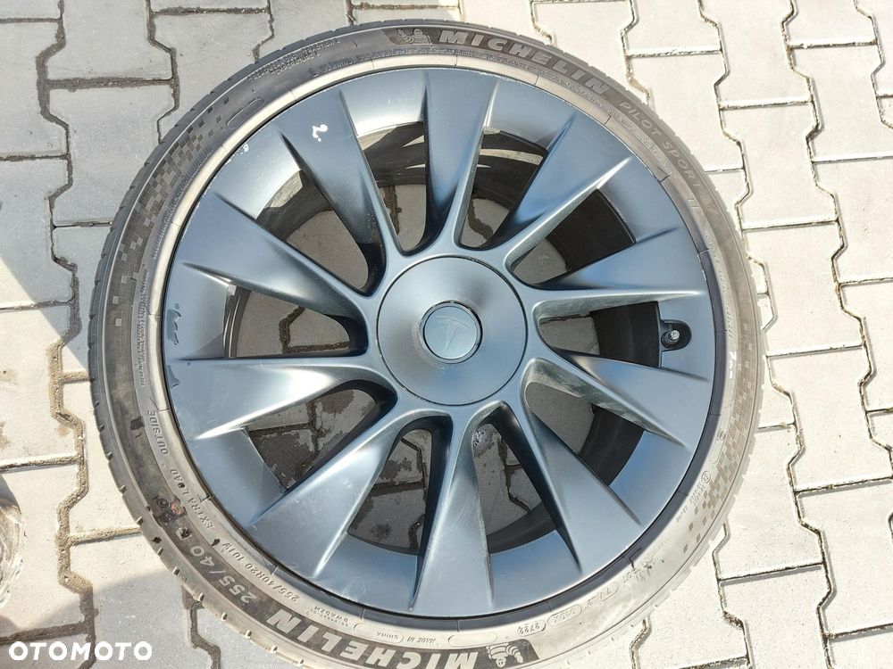 TESLA MODEL Y 2022r FELGA KOŁO OPONA MICHELIN 20 255/40r20 1188223-00-B - 1