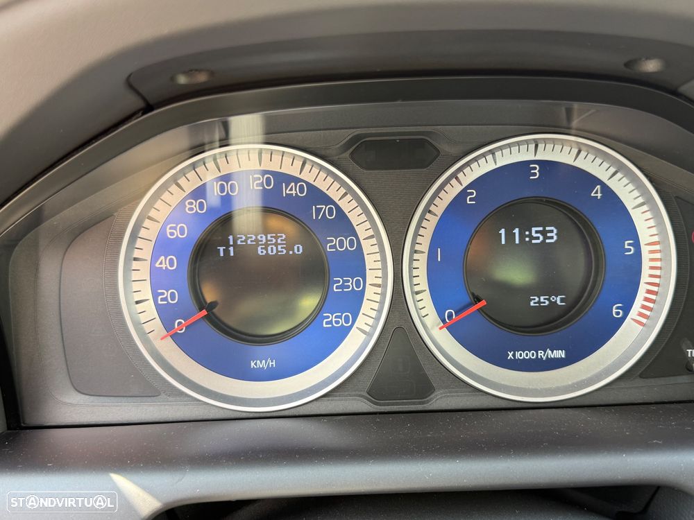 Volvo XC 60 2.0 D4 R-Design Start/Stop - 11