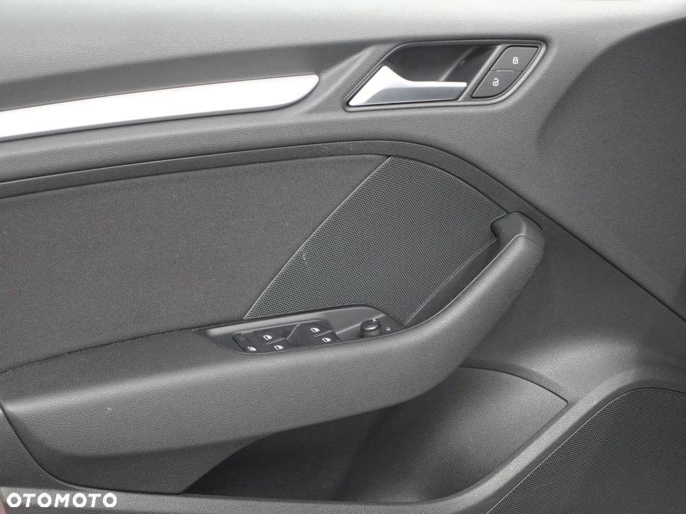 Audi A3 Sportback 2.0 TDI Ambiente - 17