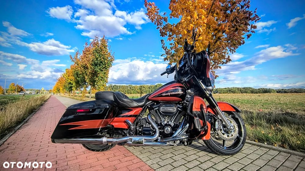 Harley-Davidson Touring Street Glide - 4