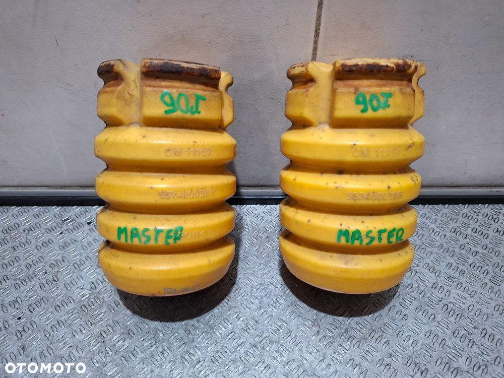 Odbój tylny tył Renault Master III Movano B nr 552400038R - 1