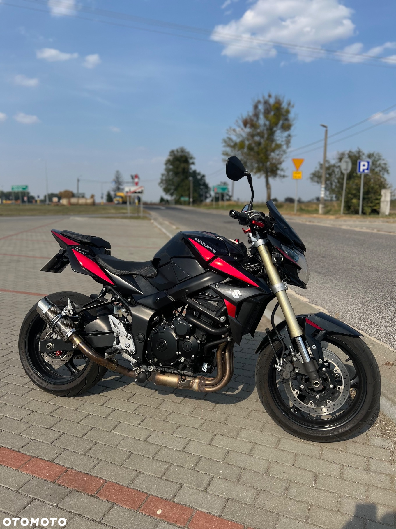 Suzuki GSR - 5