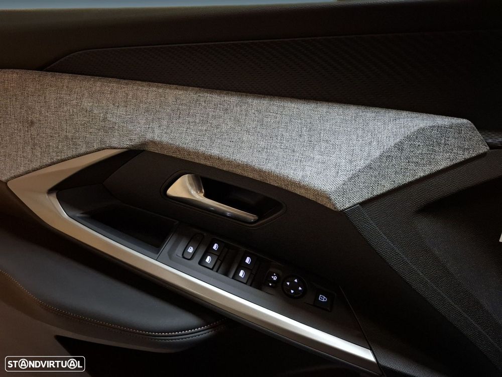 Peugeot E-5008 73 kWh Allure - 21