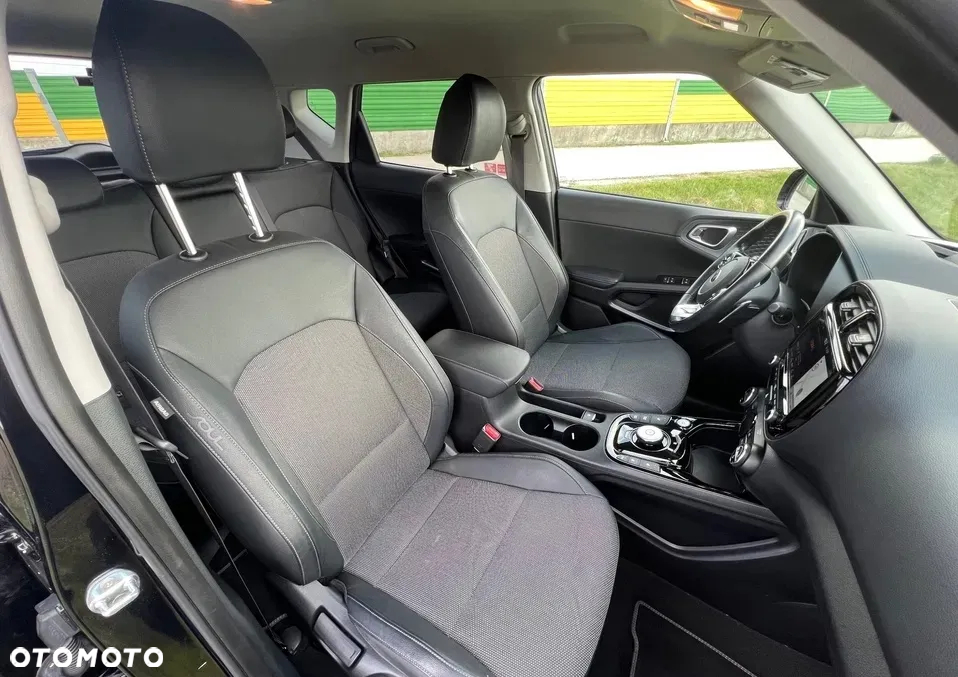 Kia Soul e-Soul 64kWh L - 12