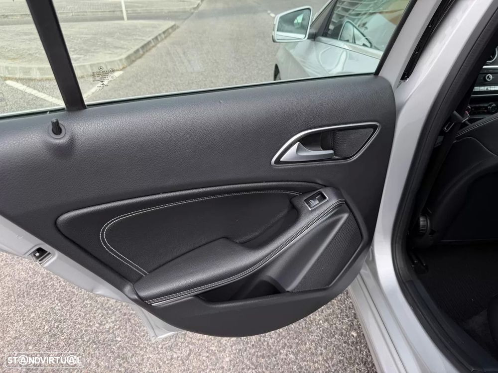 Mercedes-Benz A 180 d 7G-DCT Urban - 13