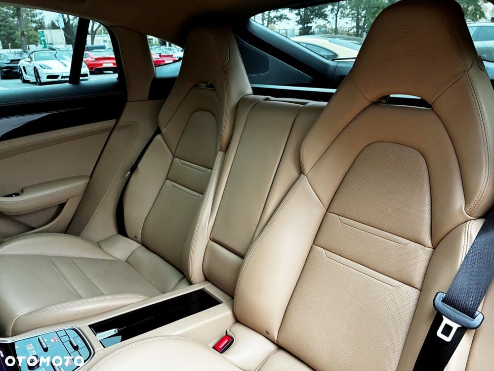 Porsche Panamera - 36