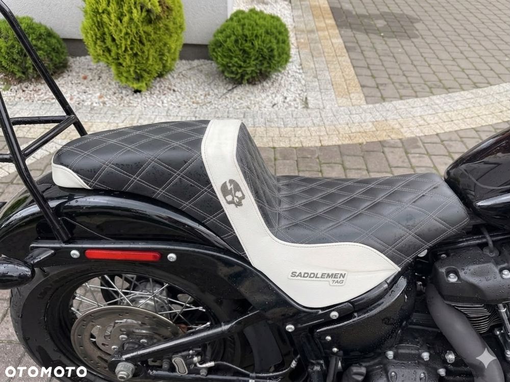 Harley-Davidson Dyna Street Bob - 5
