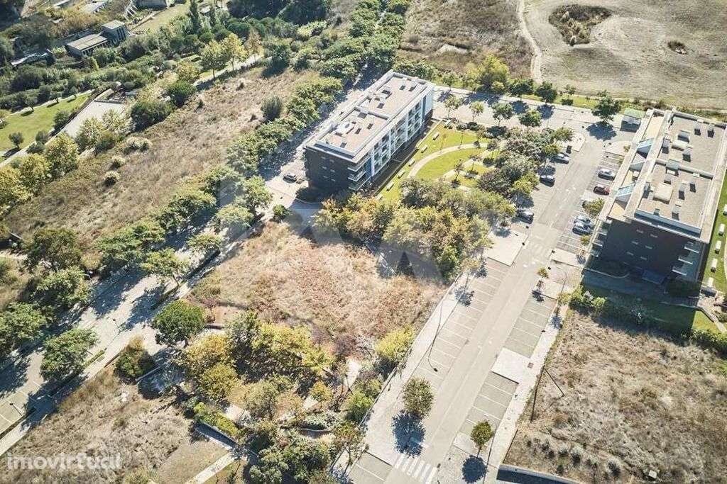 Lote de Terreno com 1707 m2 e ABC de 648 m2 no Oeiras Golf  Residence - Grande imagem: 2/7