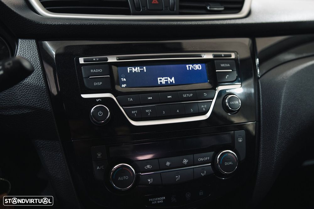 Nissan Qashqai 1.5 dCi N-Connecta - 9