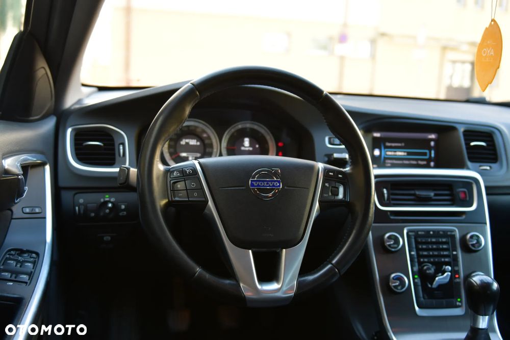 Volvo S60 D3 Momentum - 19