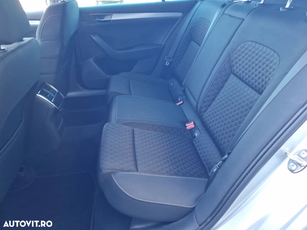 Skoda Superb 2.0 TDI DSG Ambition - 37