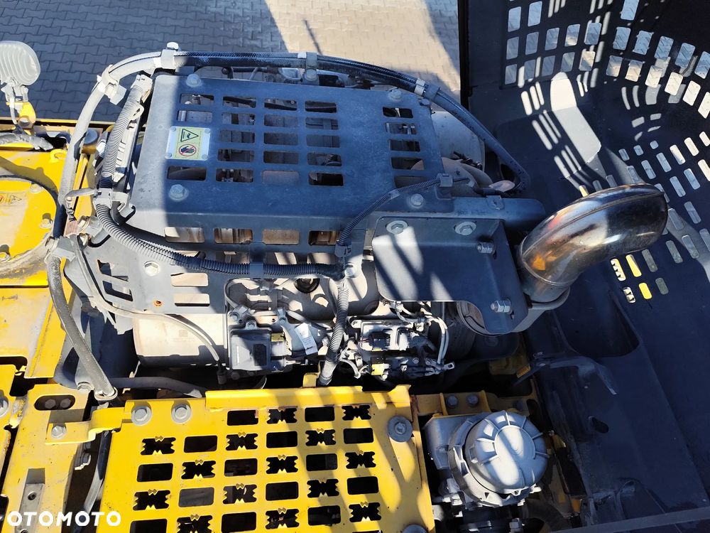 Komatsu PC240LC-11 - 14