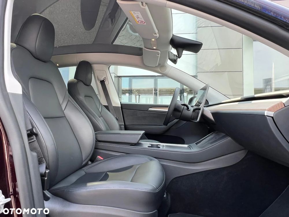 Tesla Y Performance AWD - 7