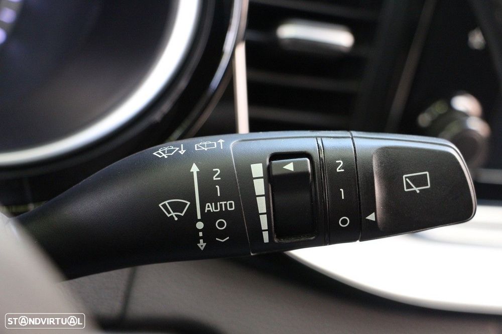 Kia Ceed SW 1.6 GDi PHEV Tech 6DCT - 39