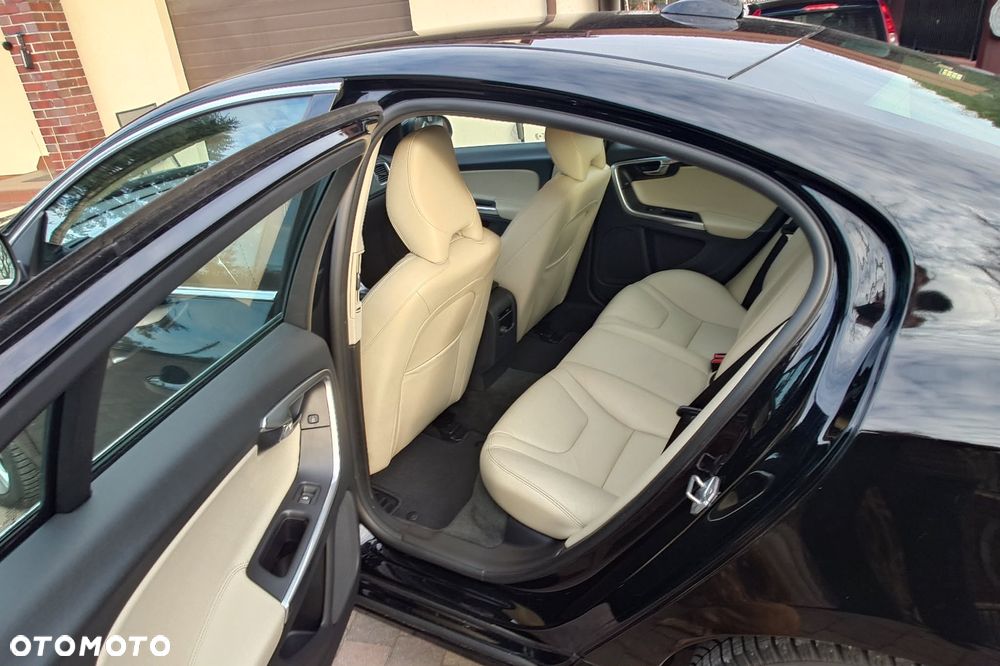 Volvo S60 T3 Drive-E Dynamic Edition (Momentum) - 8